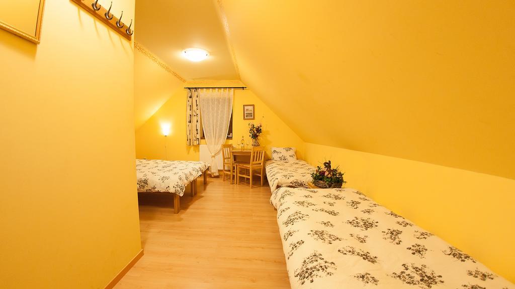 Penzion Zatisi Mikulov Habitación foto