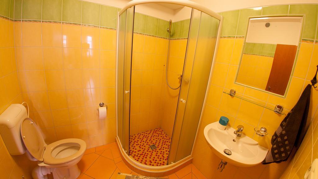 Penzion Zatisi Mikulov Habitación foto